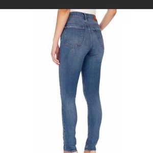 Lucky 🍀 Brand distressed high rise skinny jeans